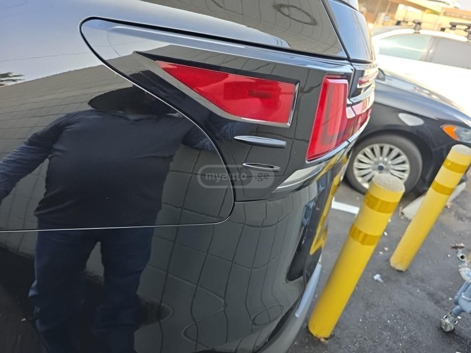 Lexus LX 600 - фото 6