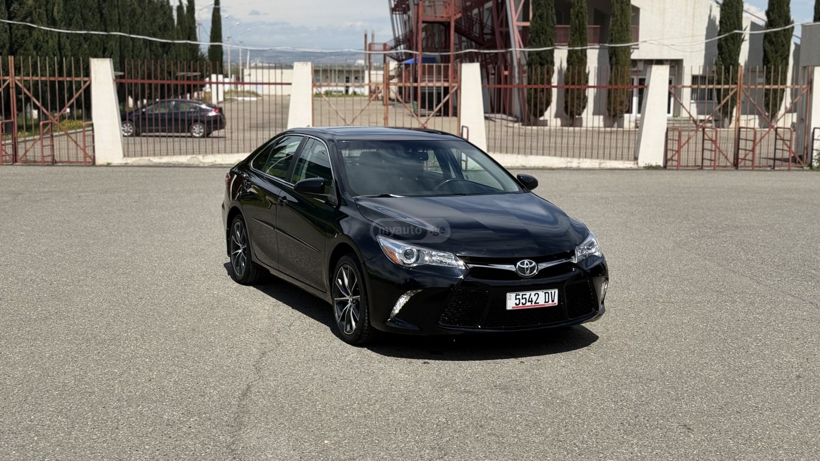 Toyota Camry - фото 2