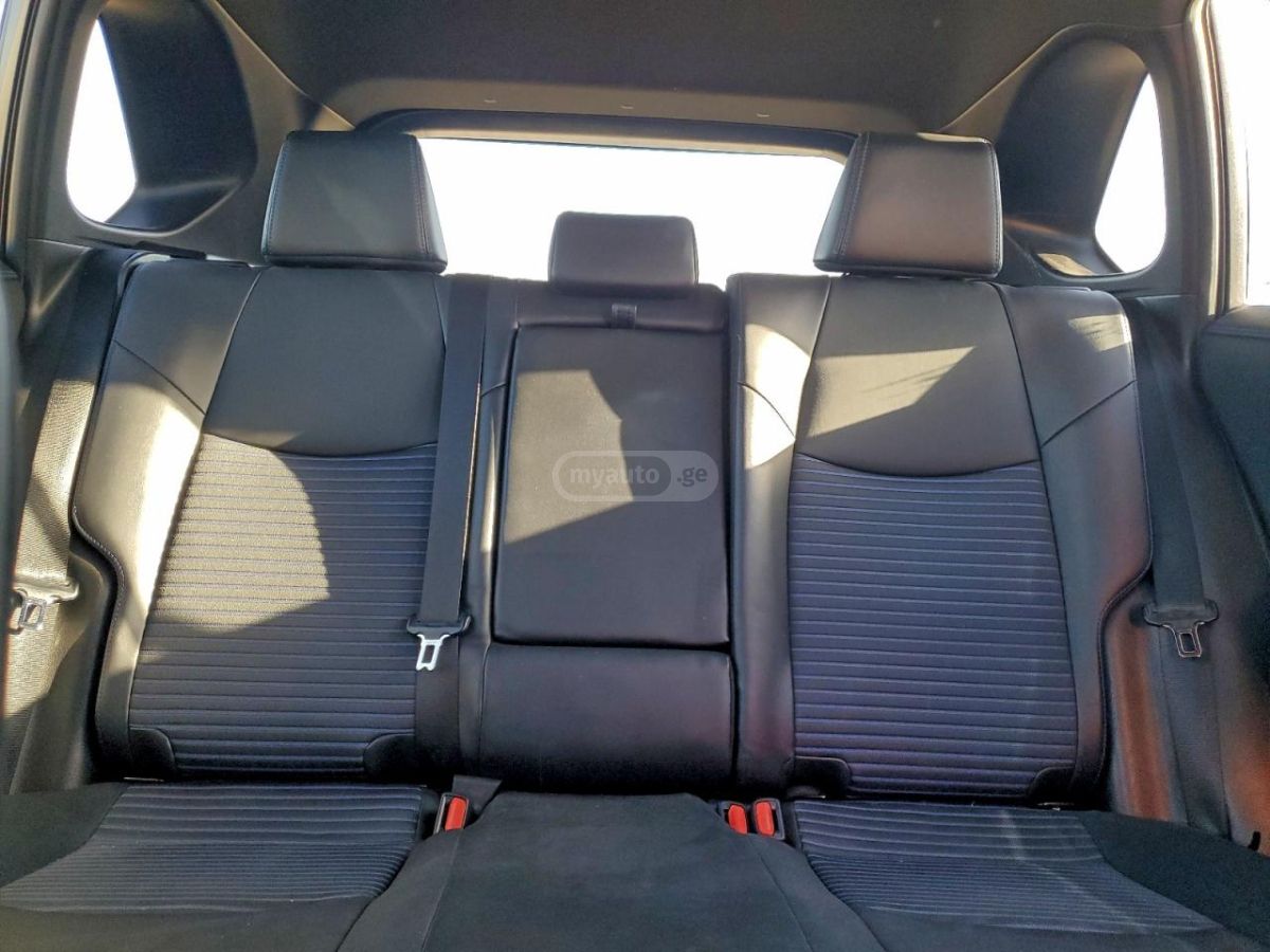 Toyota RAV 4 - фото 10