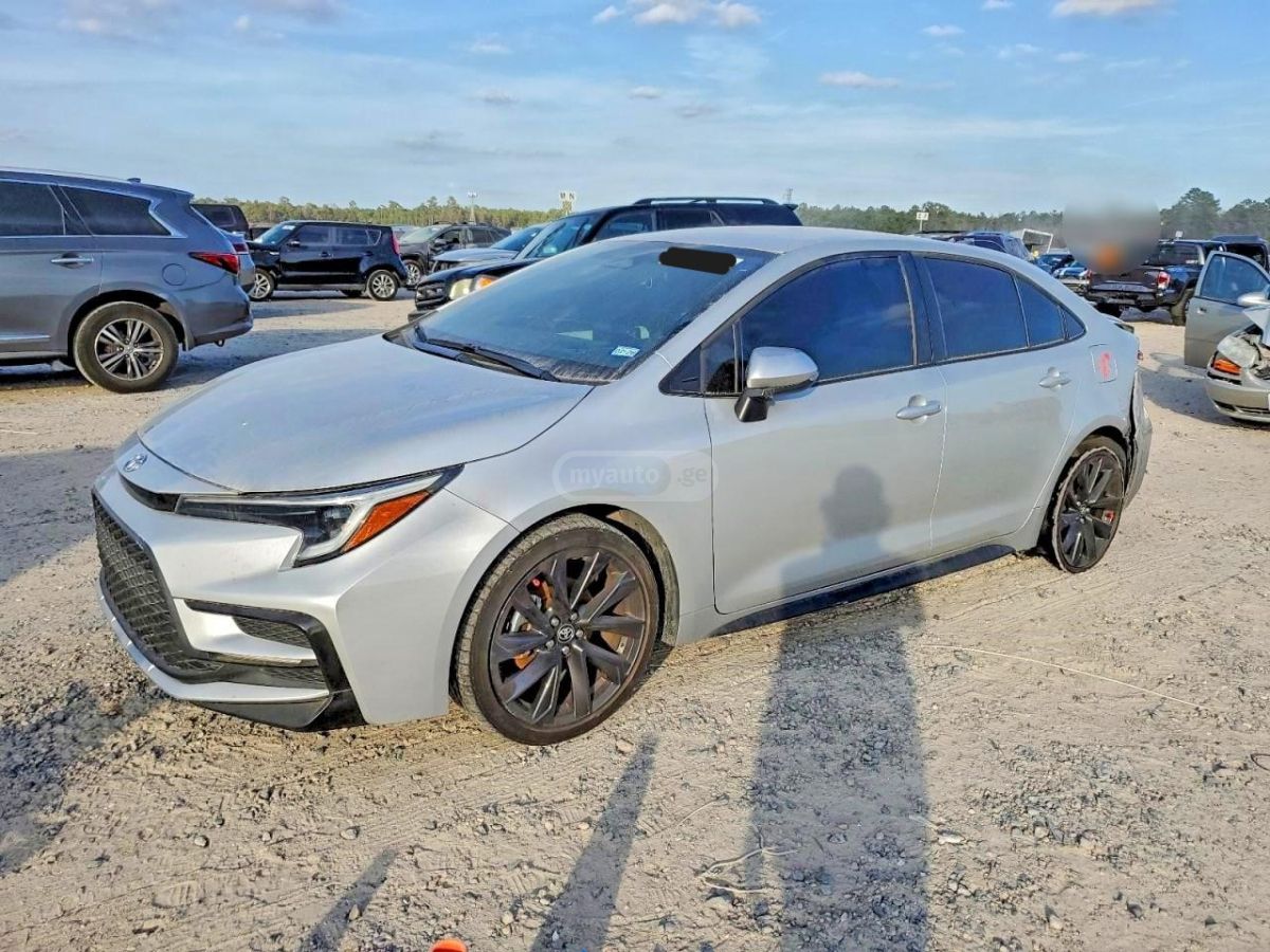 Toyota Corolla - фото 1