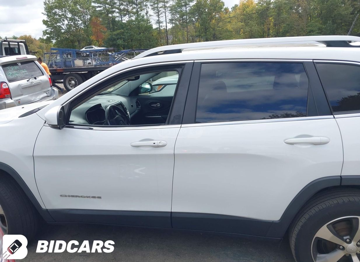 Jeep Cherokee - фото 11