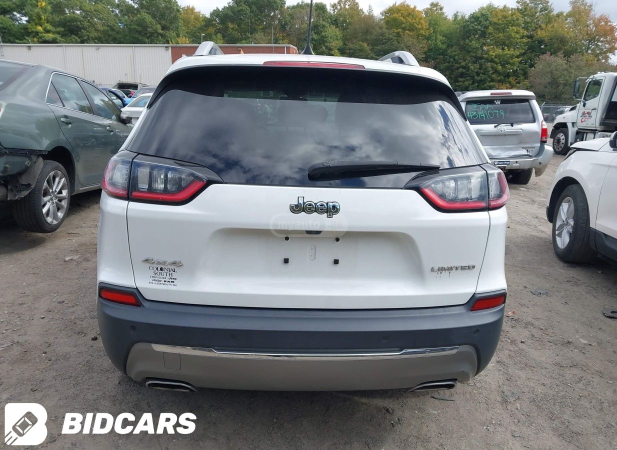 Jeep Cherokee - фото 12