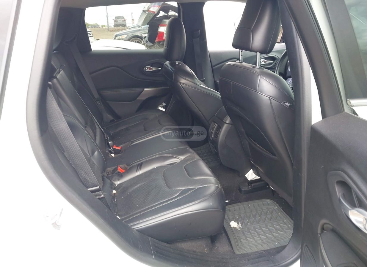 Jeep Cherokee - фото 7