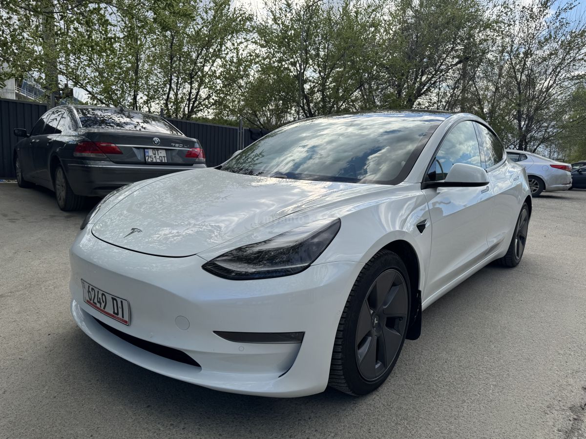 Tesla Model 3 - фото 2