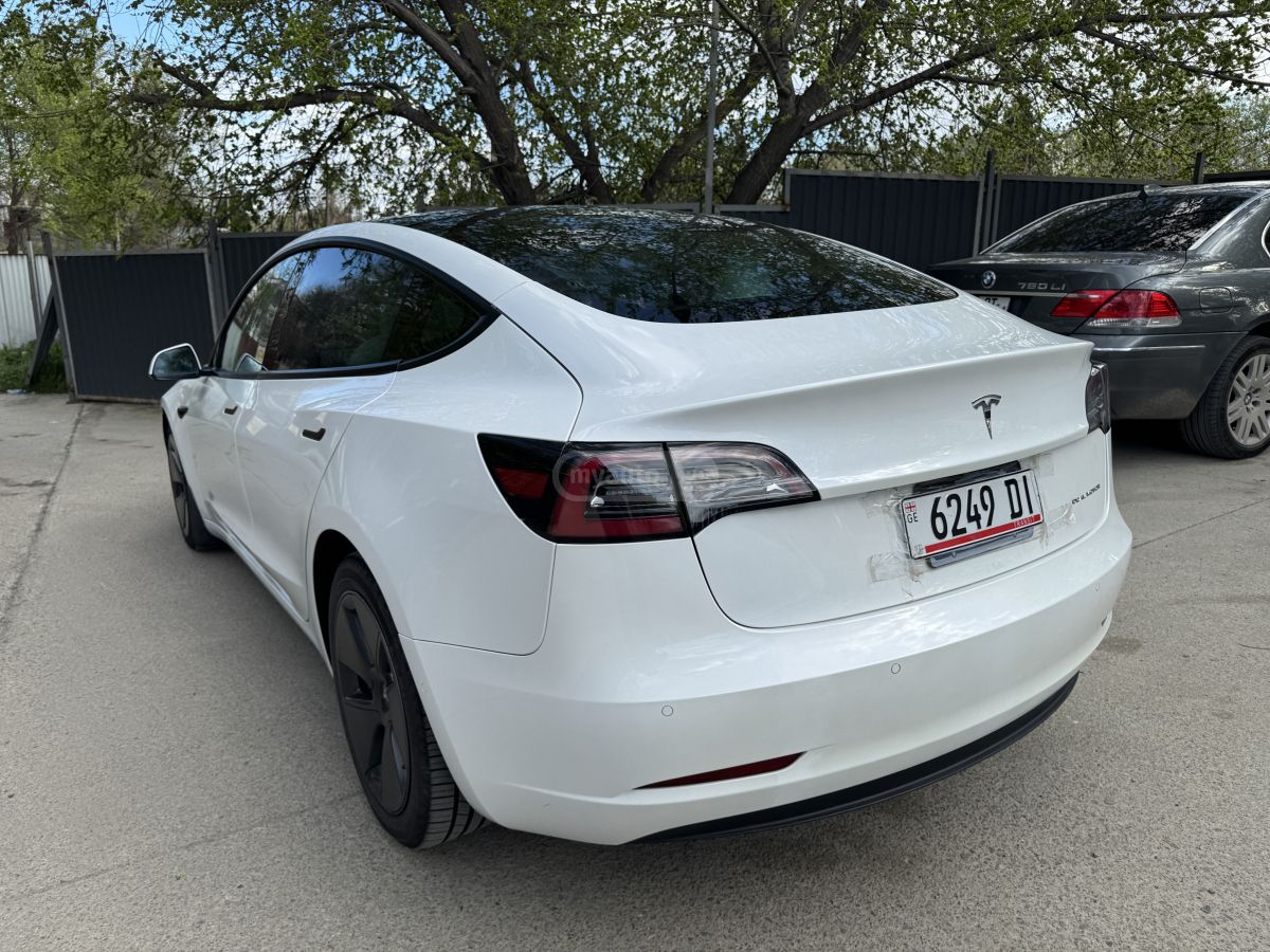 Tesla Model 3 - фото 4
