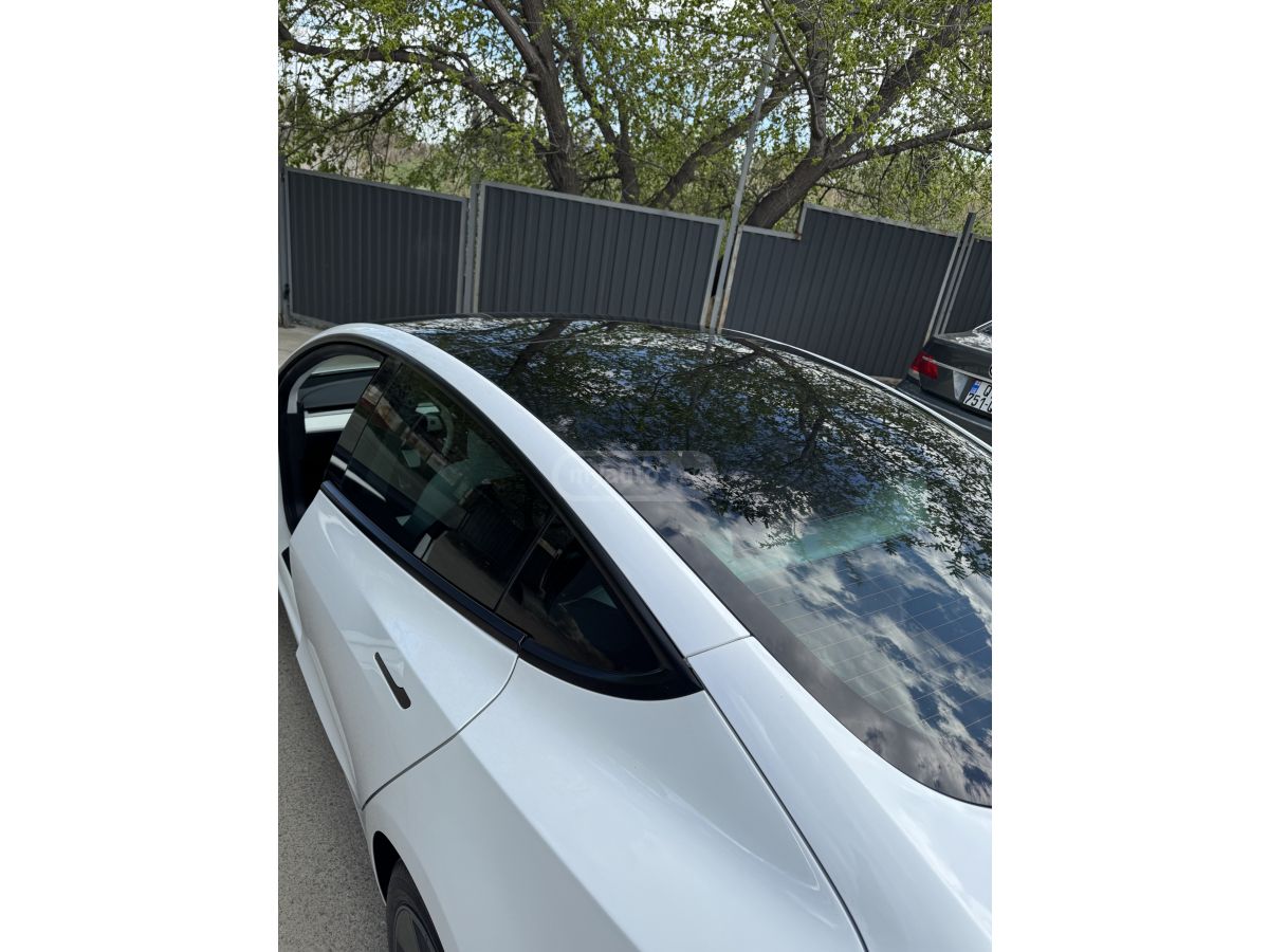 Tesla Model 3 - фото 9