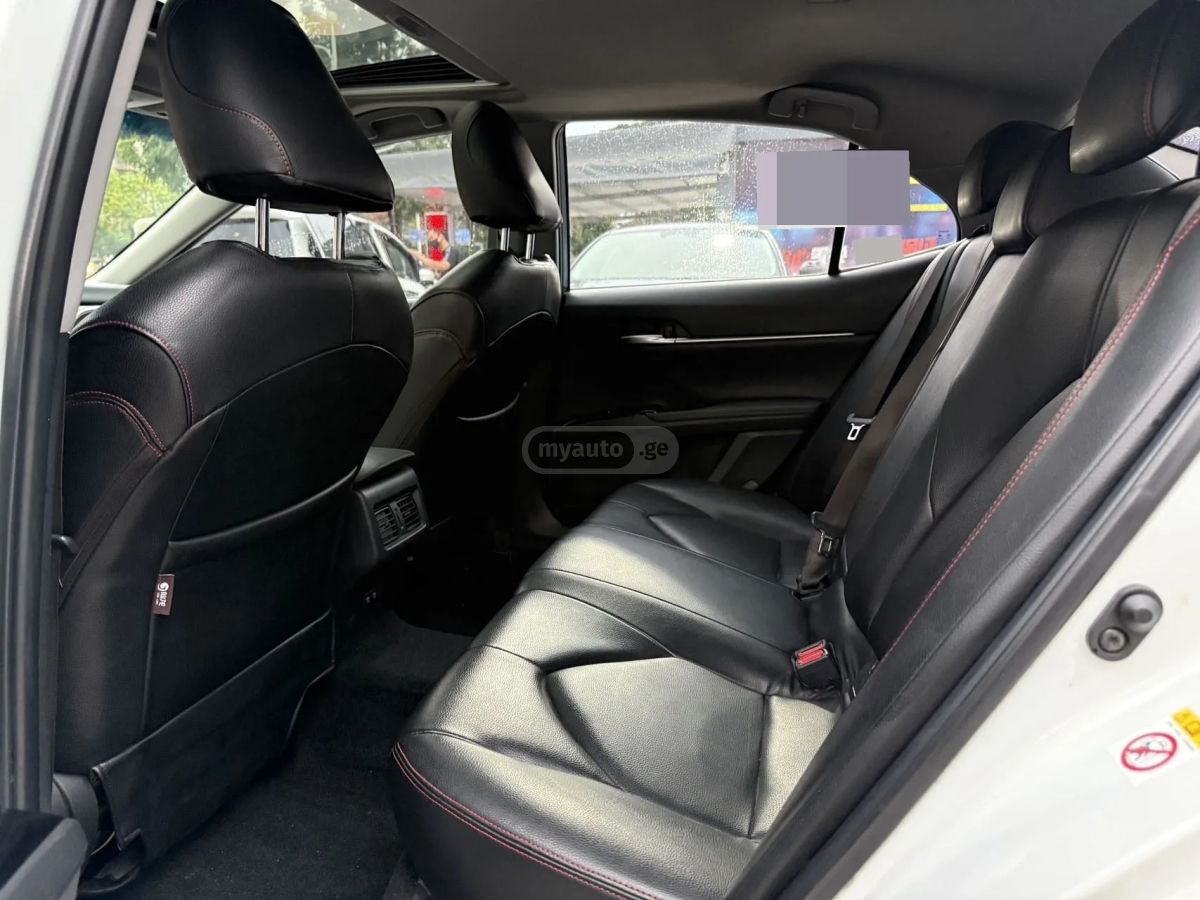 Toyota Camry - фото 9