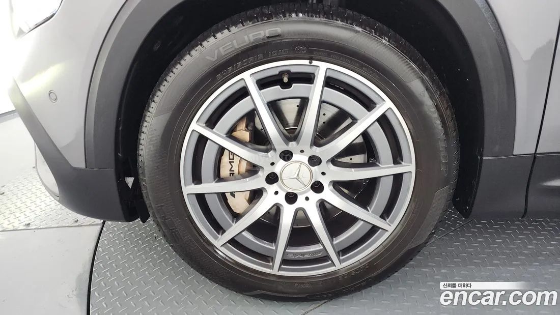 Mercedes-Benz GLB 35 AMG - фото 5