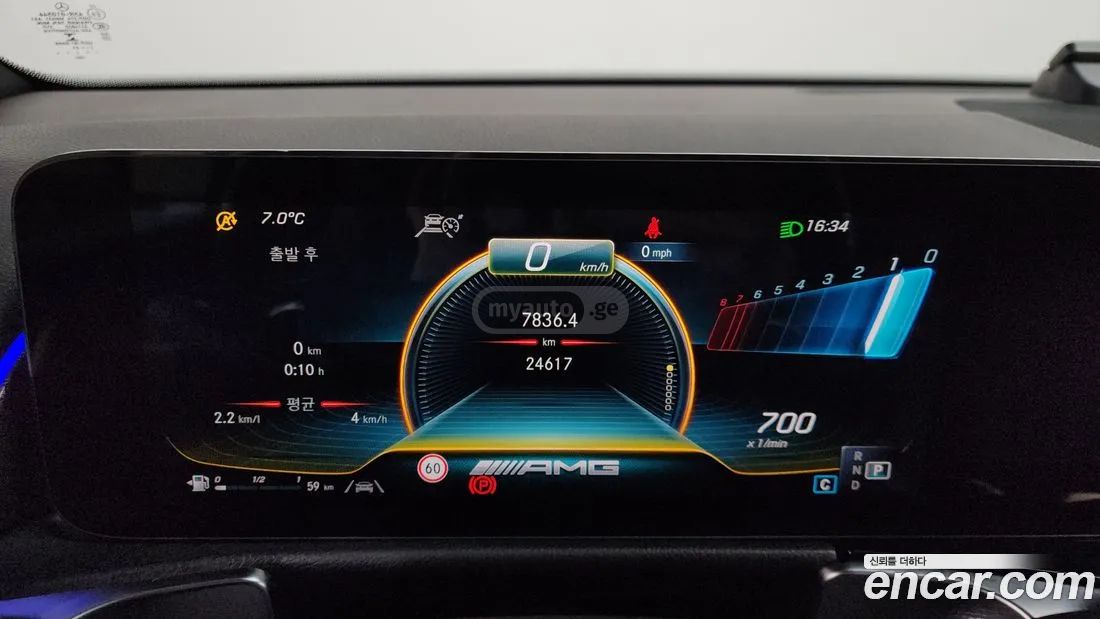 Mercedes-Benz GLB 35 AMG - фото 8