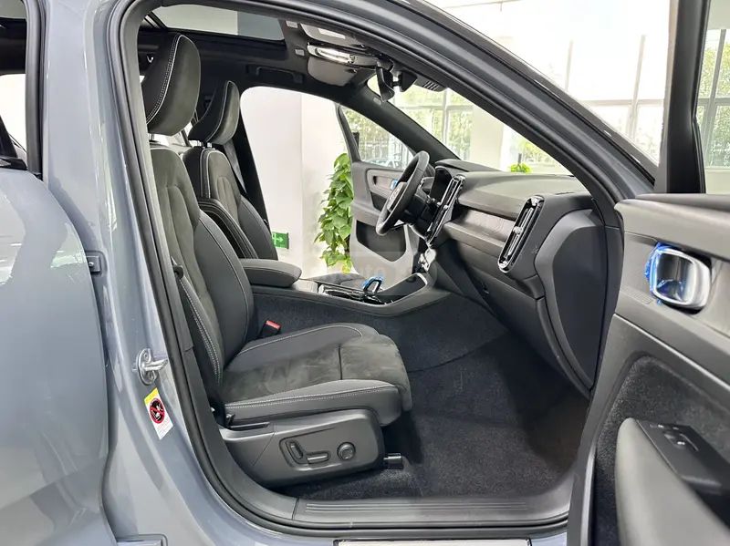 Volvo XC 40 2023 — миниатюра 11