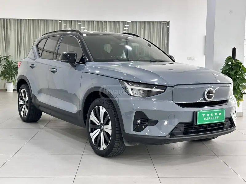 Volvo XC 40 2023 — миниатюра 3