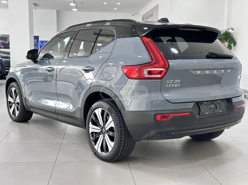 Volvo XC 40 2023 — миниатюра 5