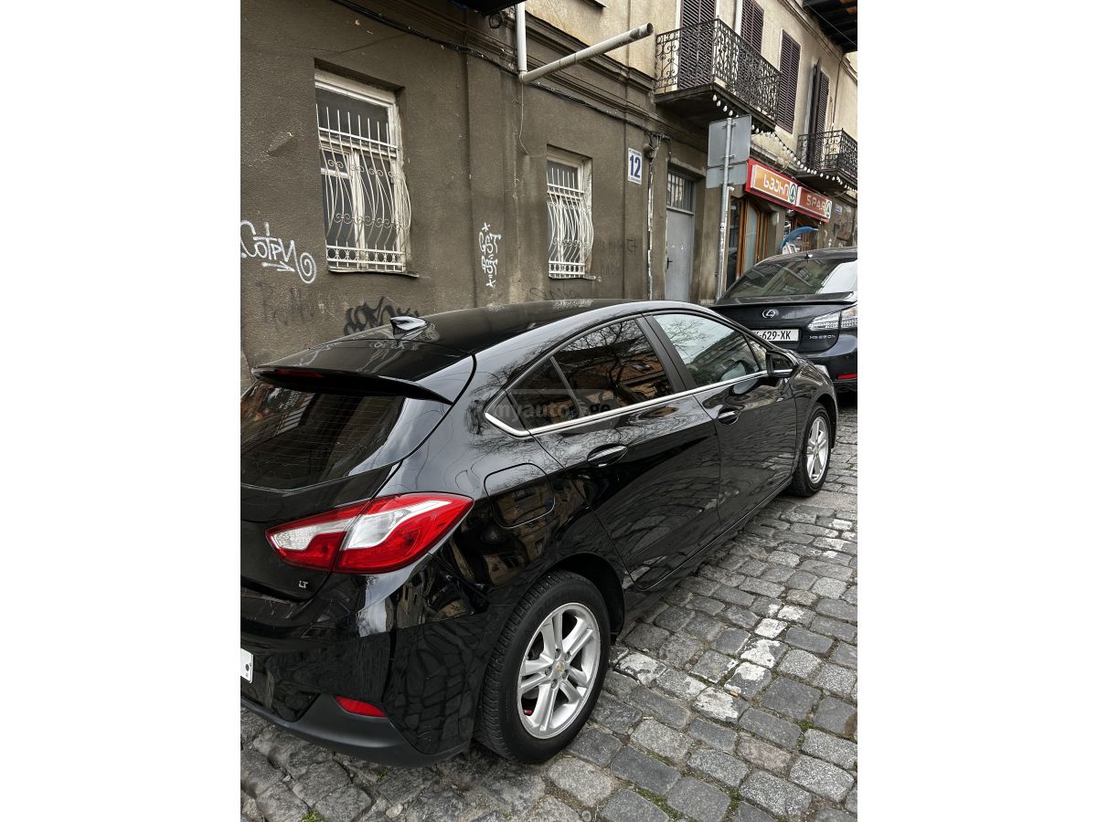 Chevrolet Cruze - фото 1