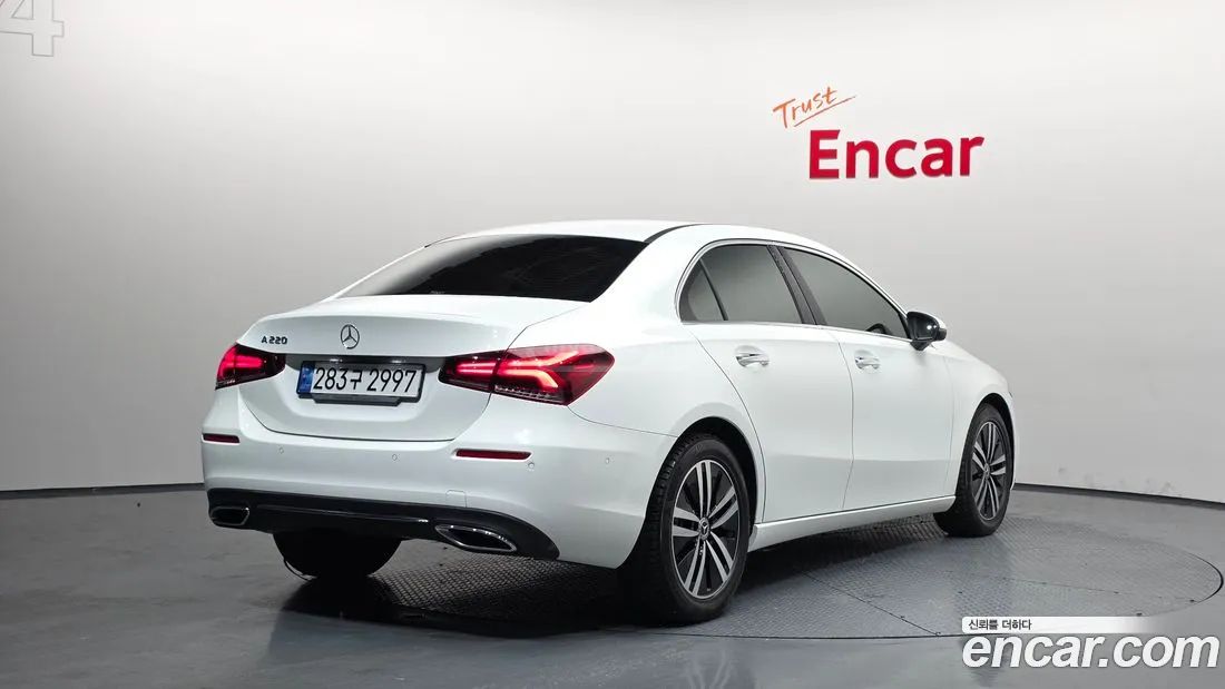 Mercedes-Benz A 45 AMG 2022 — миниатюра 2