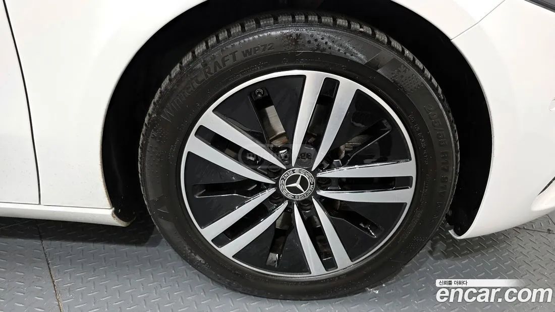 Mercedes-Benz A 45 AMG 2022 — миниатюра 5