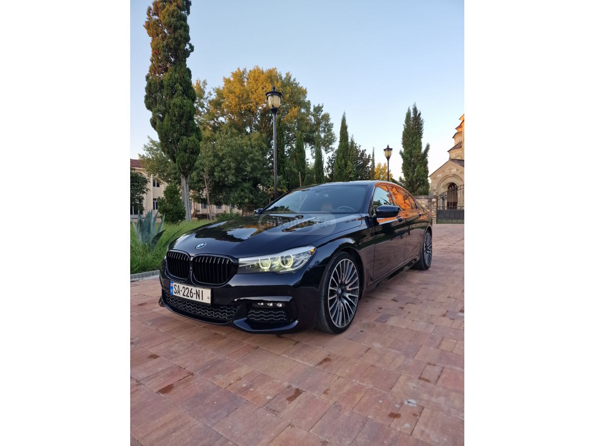 BMW 740 - фото 1