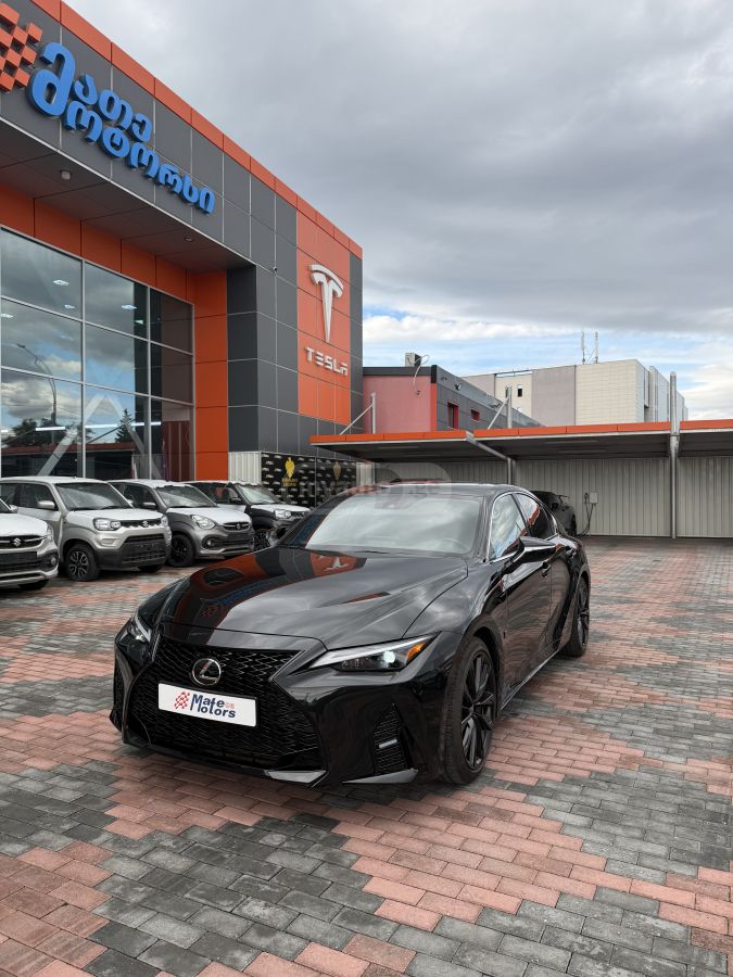 Lexus IS 300 2023 — миниатюра 1