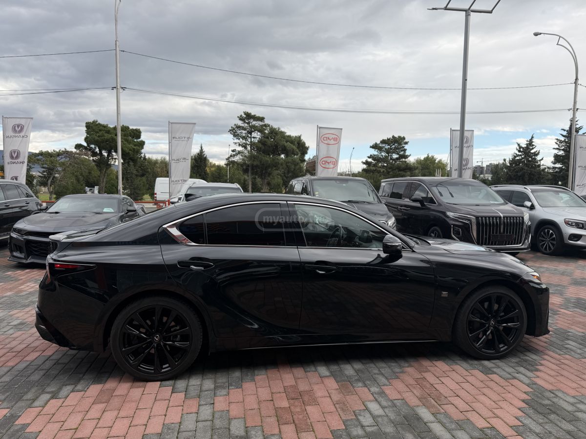 Lexus IS 300 2023 — миниатюра 11