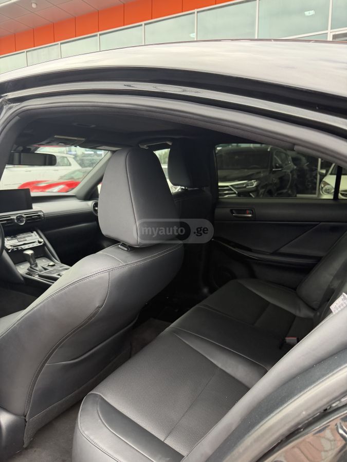 Lexus IS 300 2023 — миниатюра 7