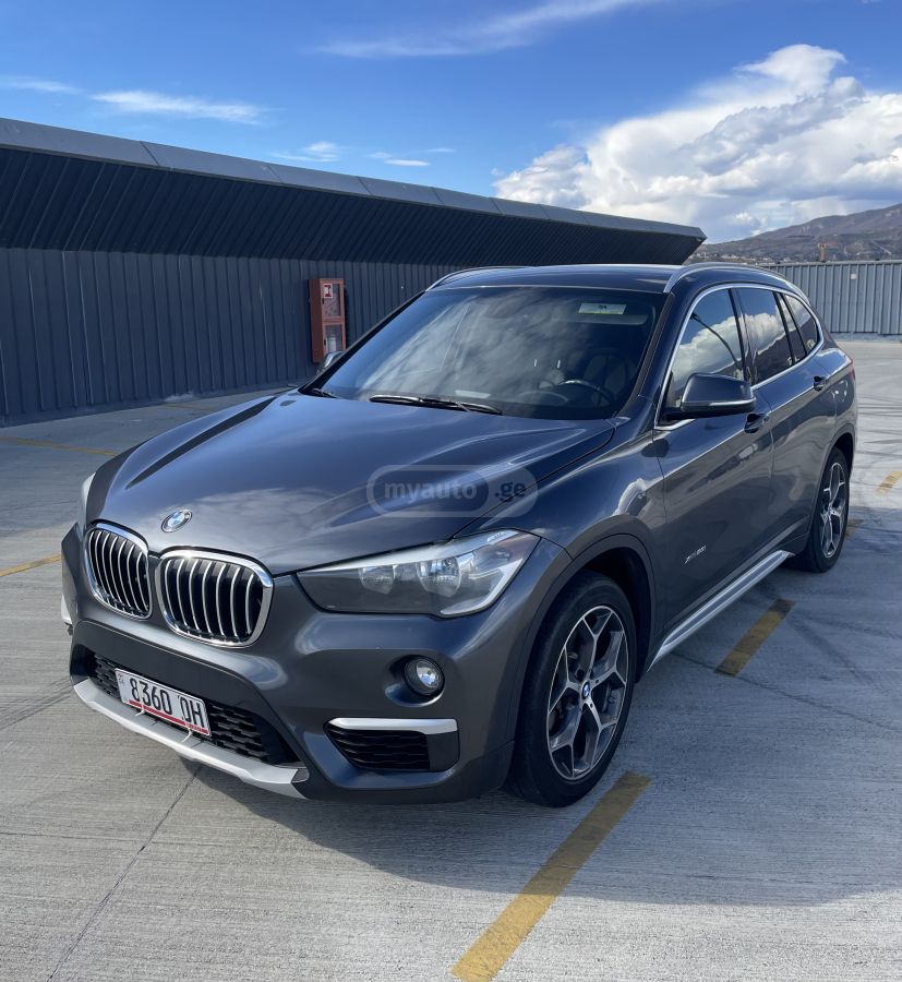 BMW X1 - фото 1