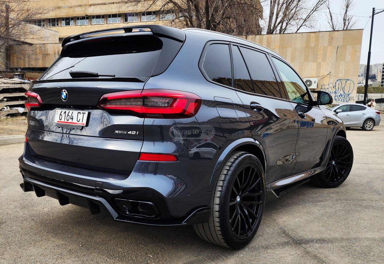 BMW xDrive40i 4dr All-Wheel Drive — миниатюра 9