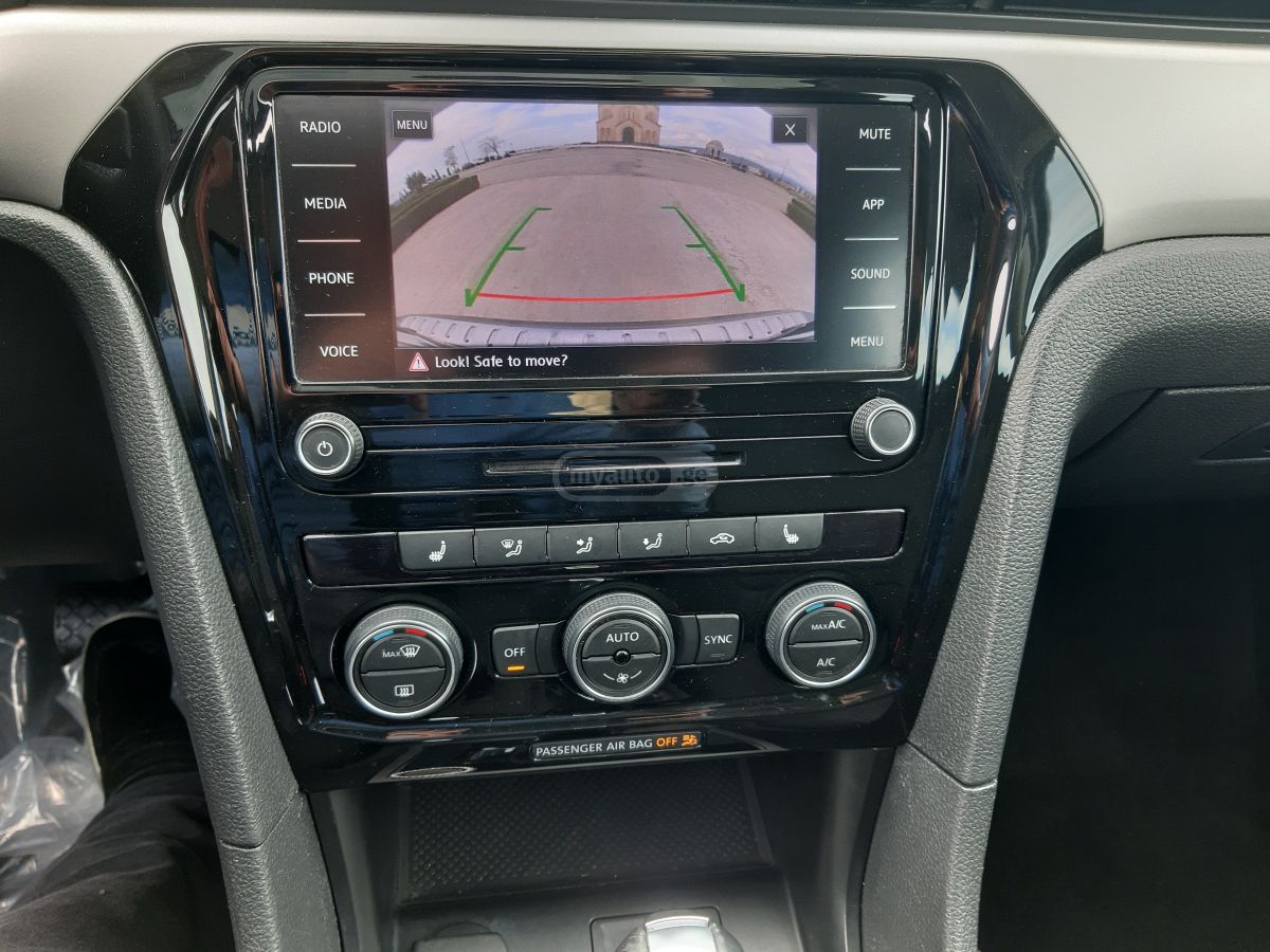 Volkswagen Passat - фото 12