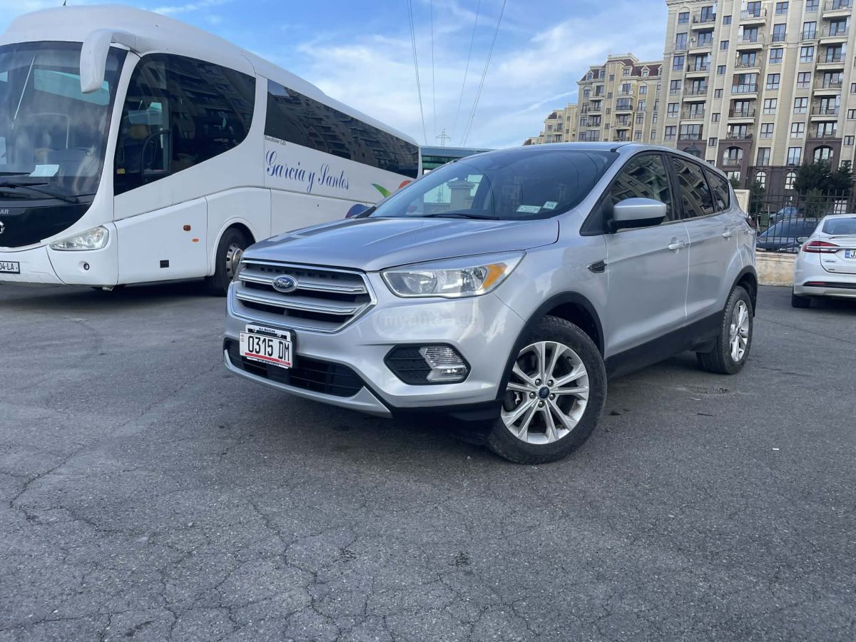 Ford Escape - фото 1