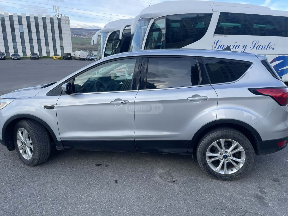 Ford Escape - фото 6