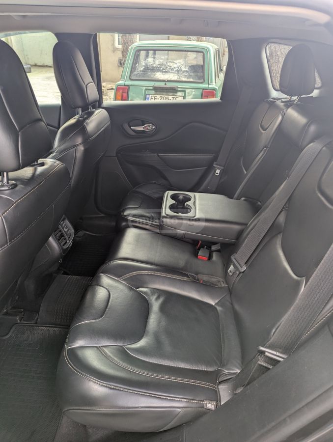 Jeep Cherokee - фото 11