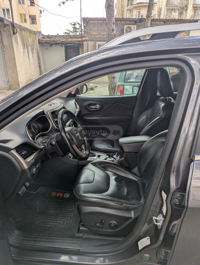 Jeep Cherokee - фото 13