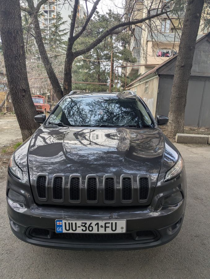 Jeep Cherokee - фото 2