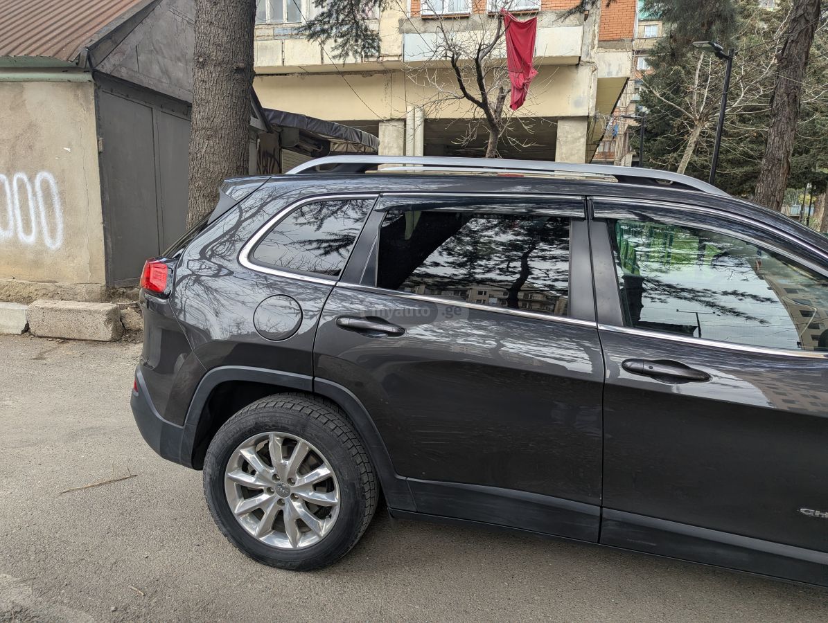Jeep Cherokee - фото 5