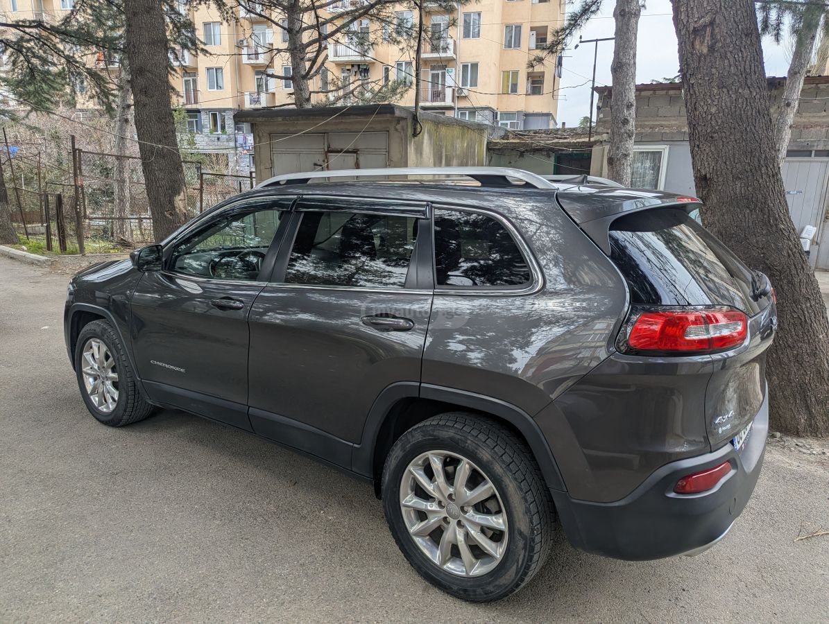 Jeep Cherokee - фото 6