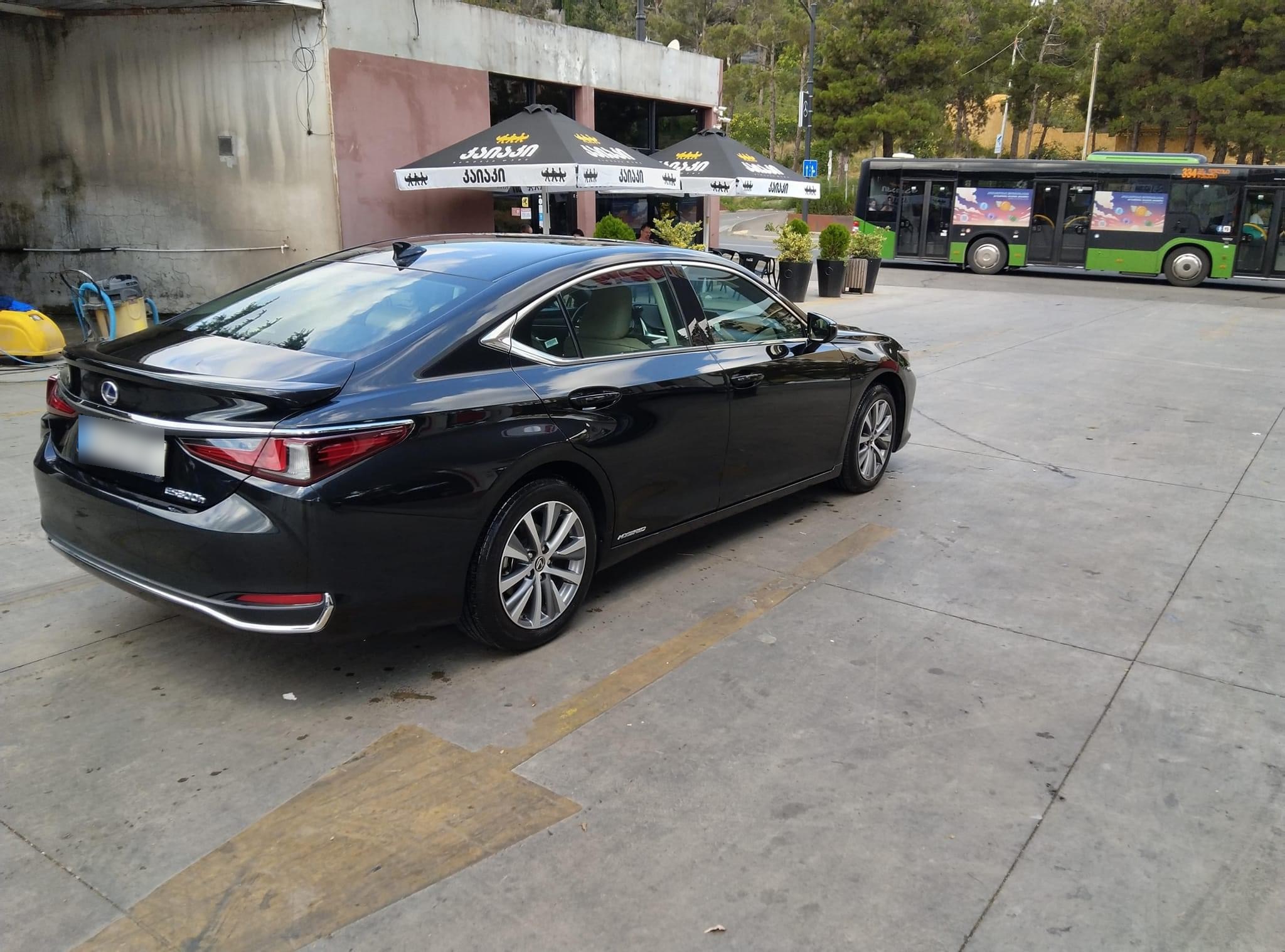 Lexus hybrid — миниатюра 5