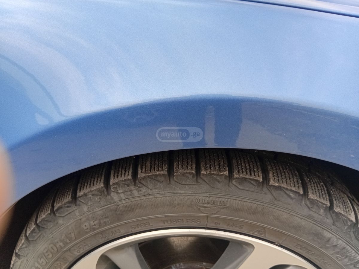 Volvo V 40 - фото 12