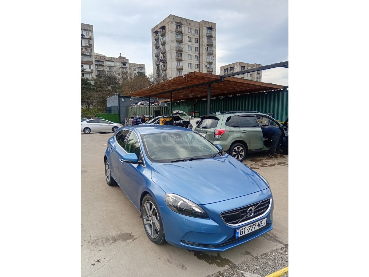 Volvo V 40 - фото 3