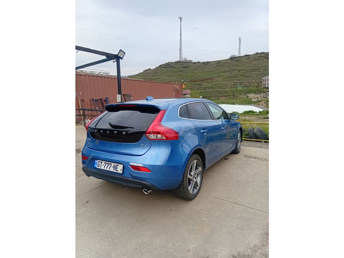 Volvo V 40 - фото 4