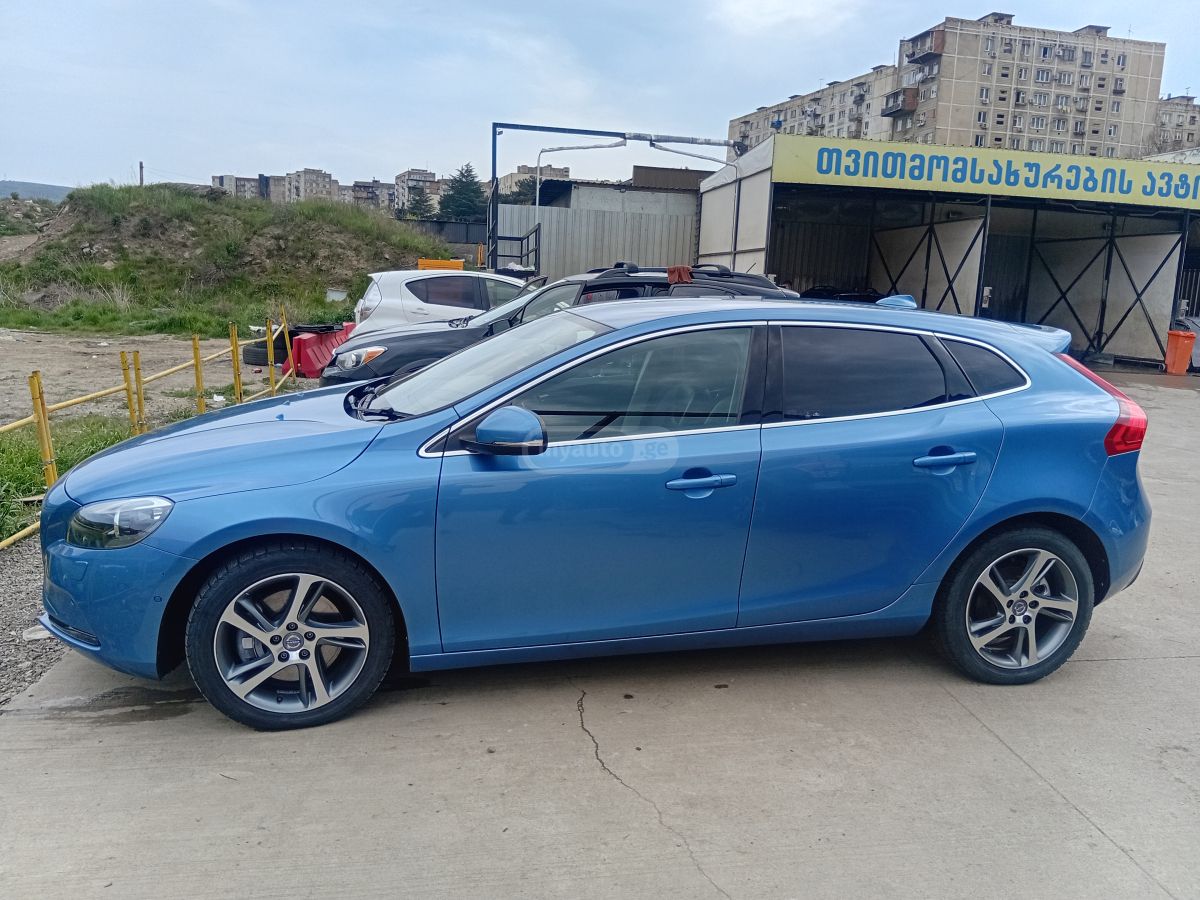 Volvo V 40 - фото 6