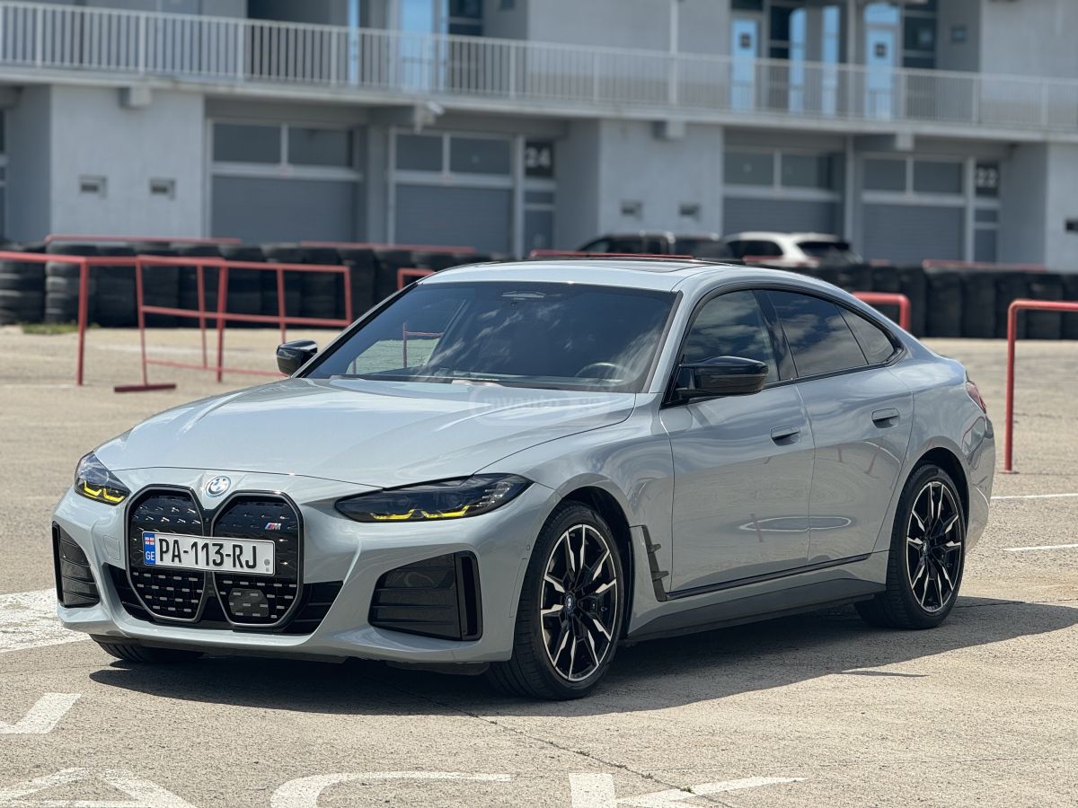BMW i4 - фото 5