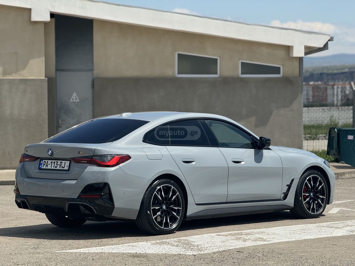 BMW i4 - фото 8