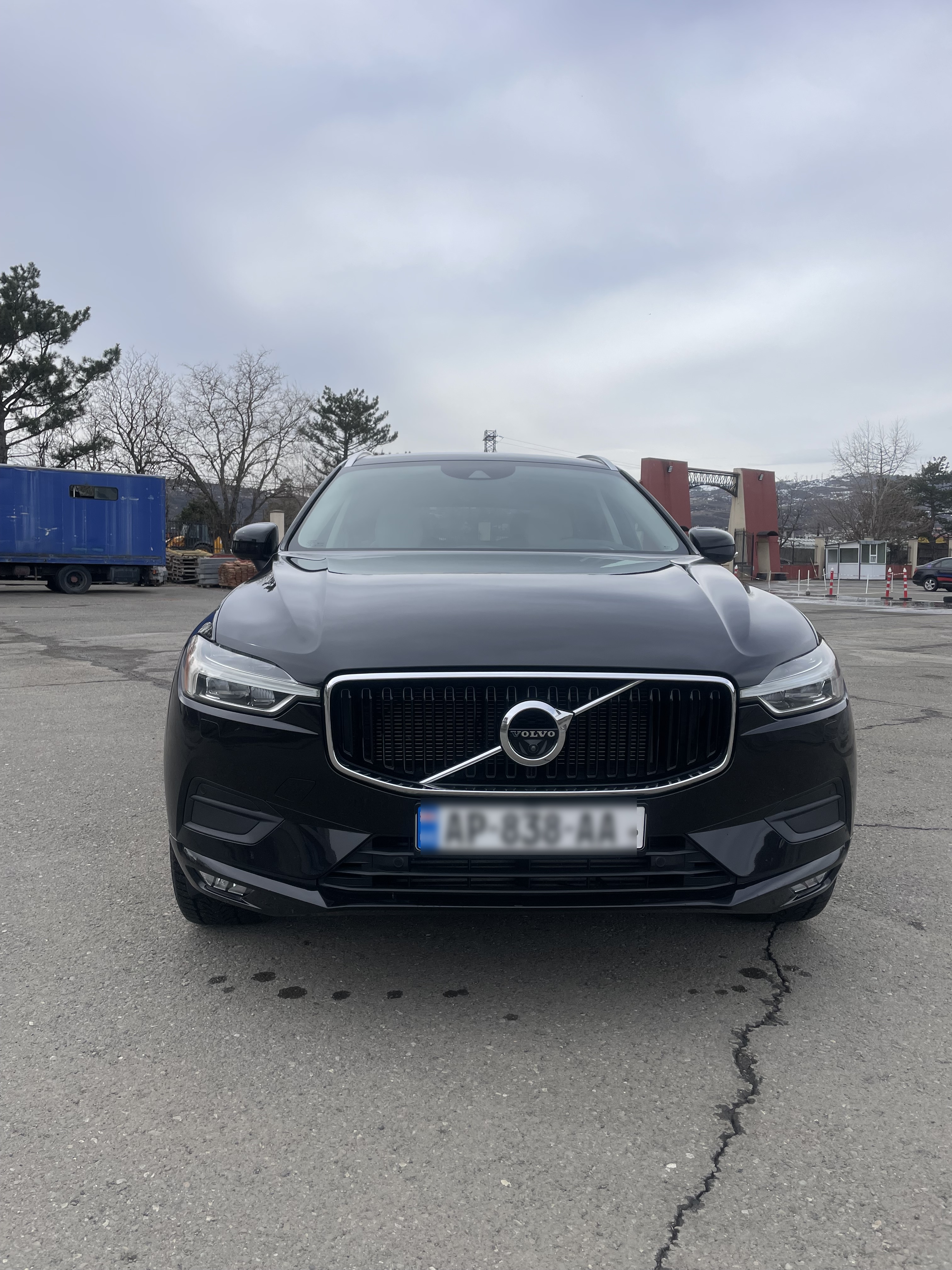 Volvo XC 60 - фото 1