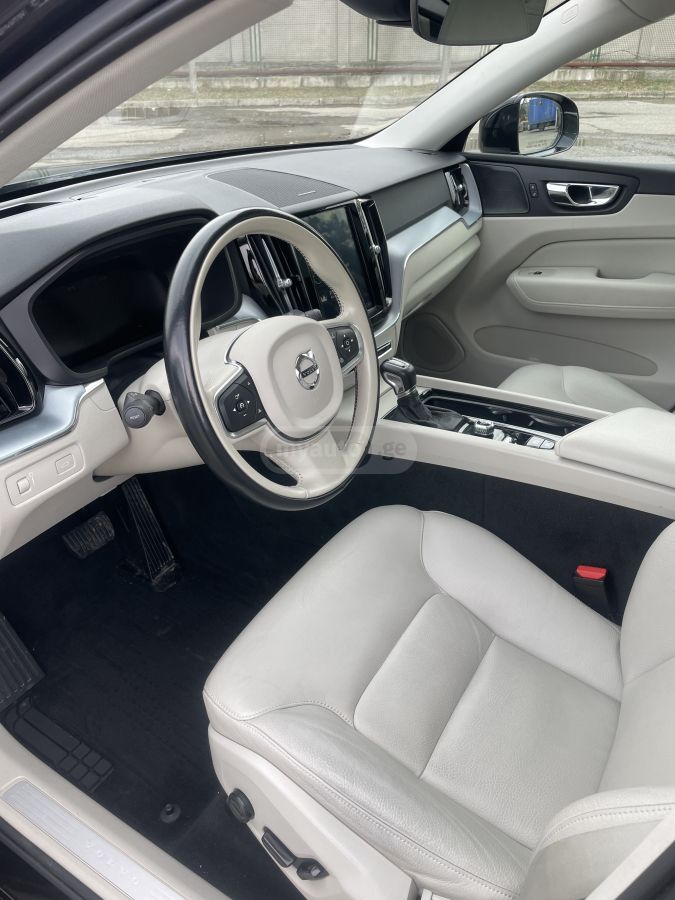 Volvo XC 60 - фото 8