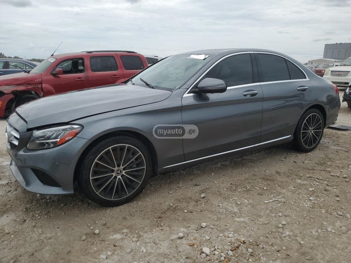 Mercedes-Benz C 300 - фото 1