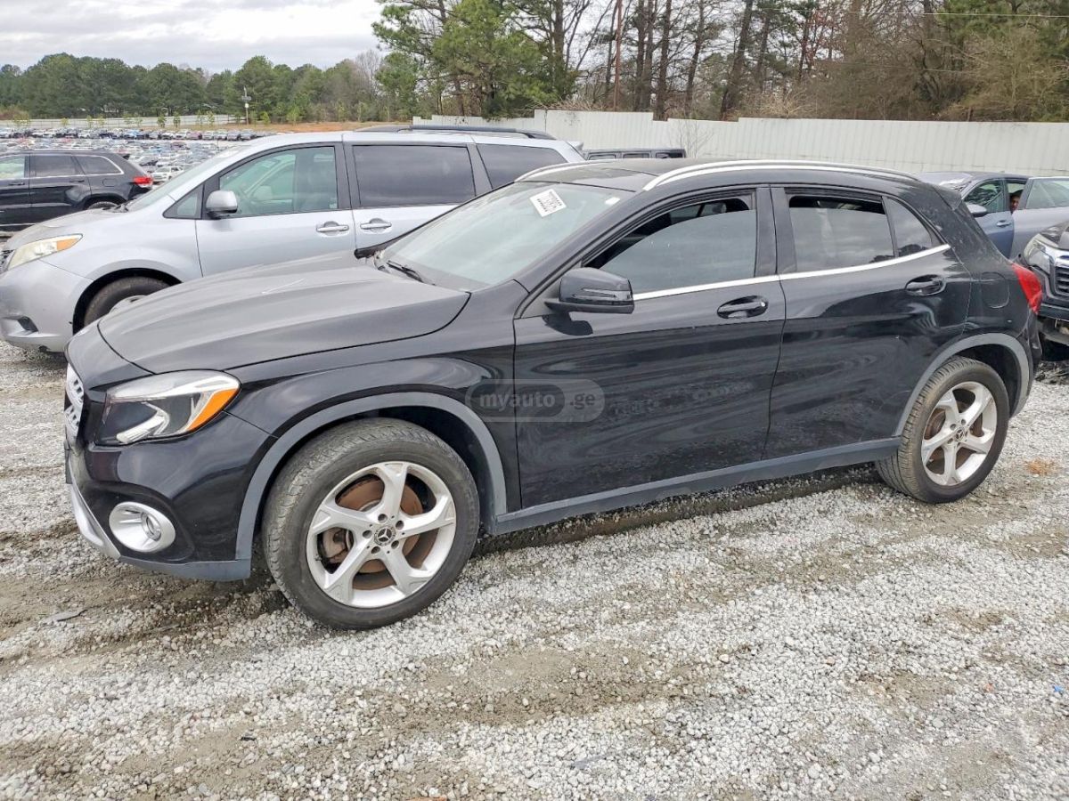 Mercedes-Benz GLA 250 - фото 1