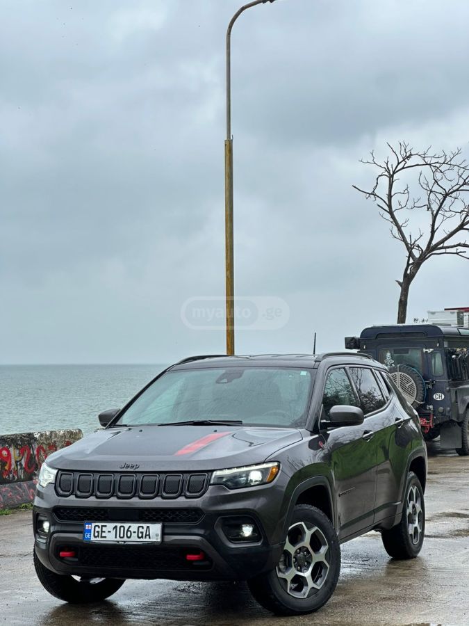 Jeep Compass - фото 1