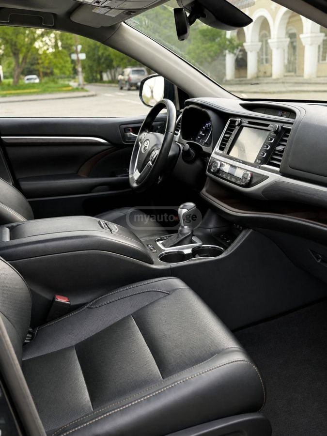 Toyota Highlander - фото 8