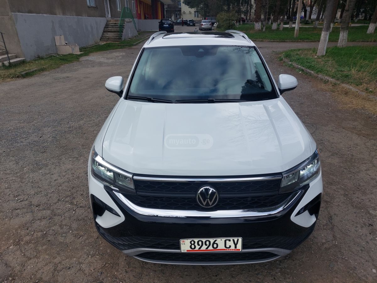 Volkswagen Taos - фото 1