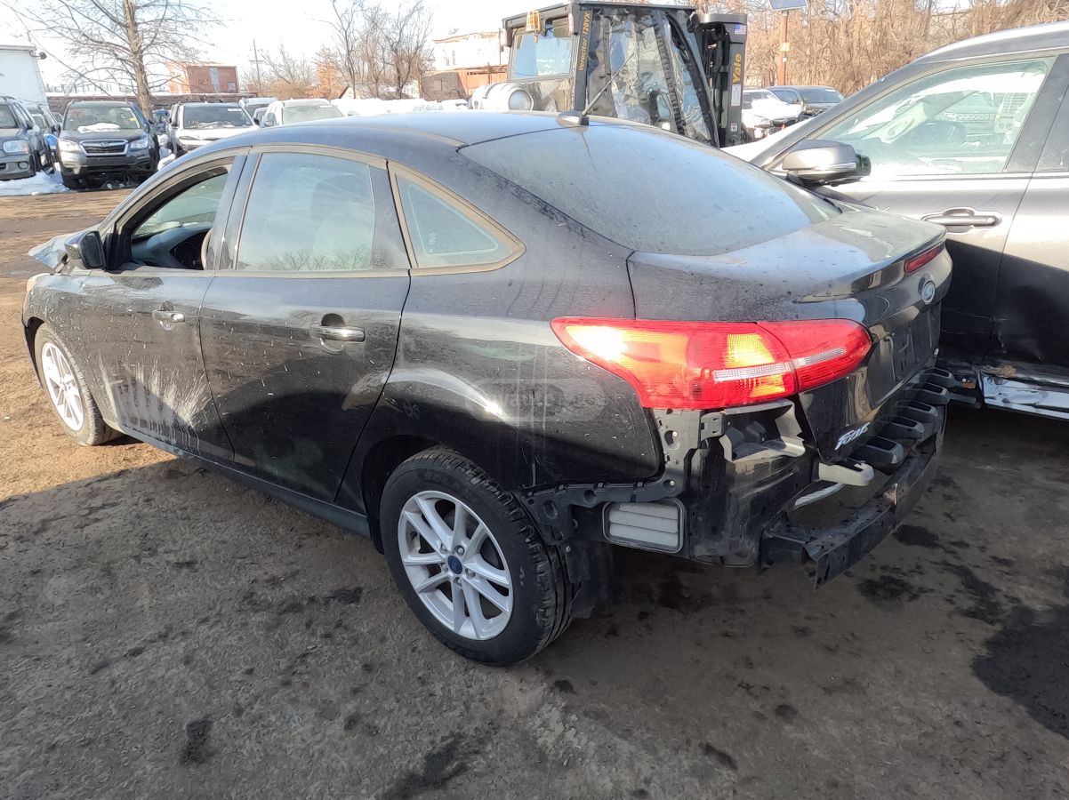 Ford Focus - фото 2