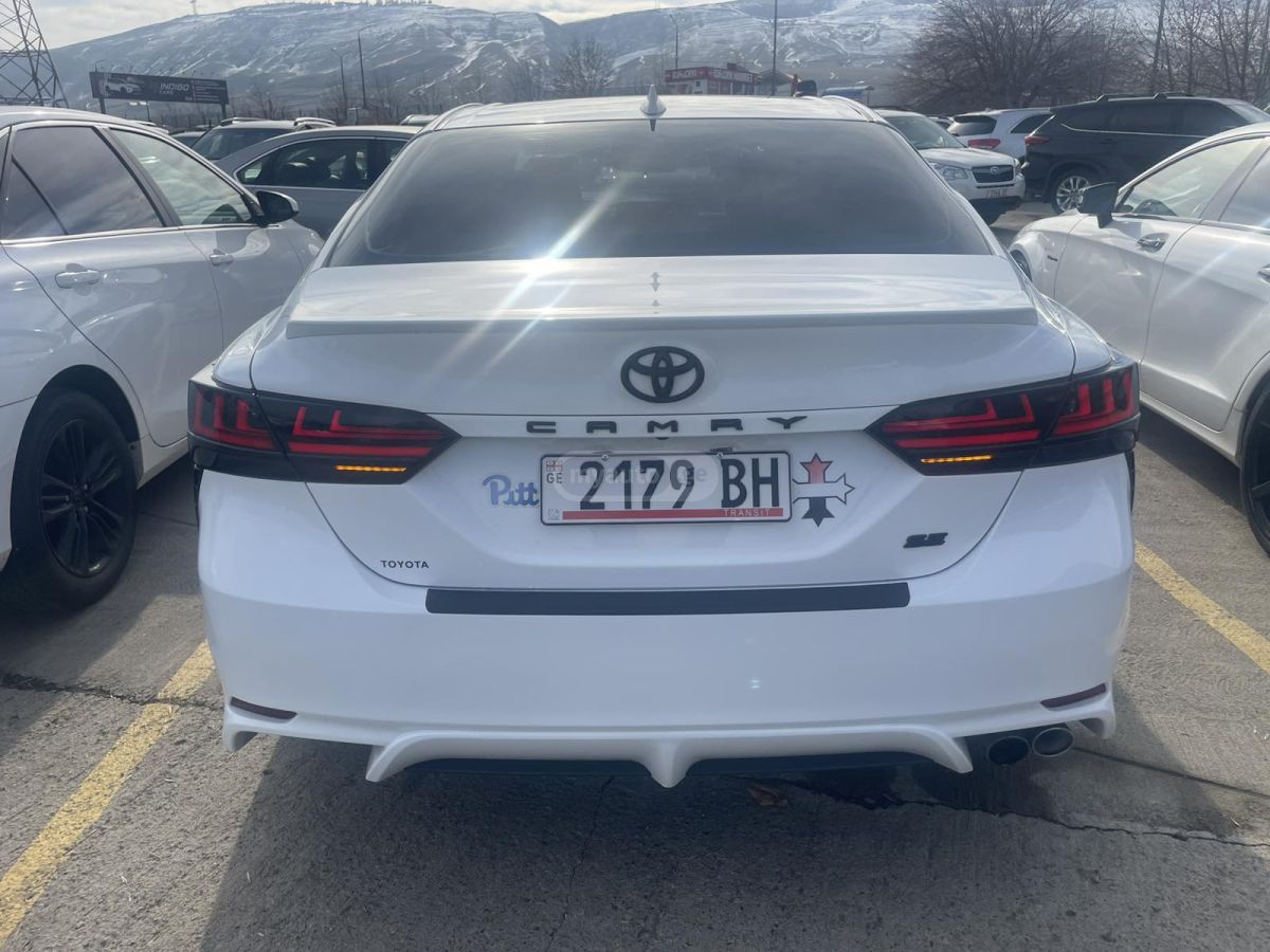 Toyota Camry - фото 6