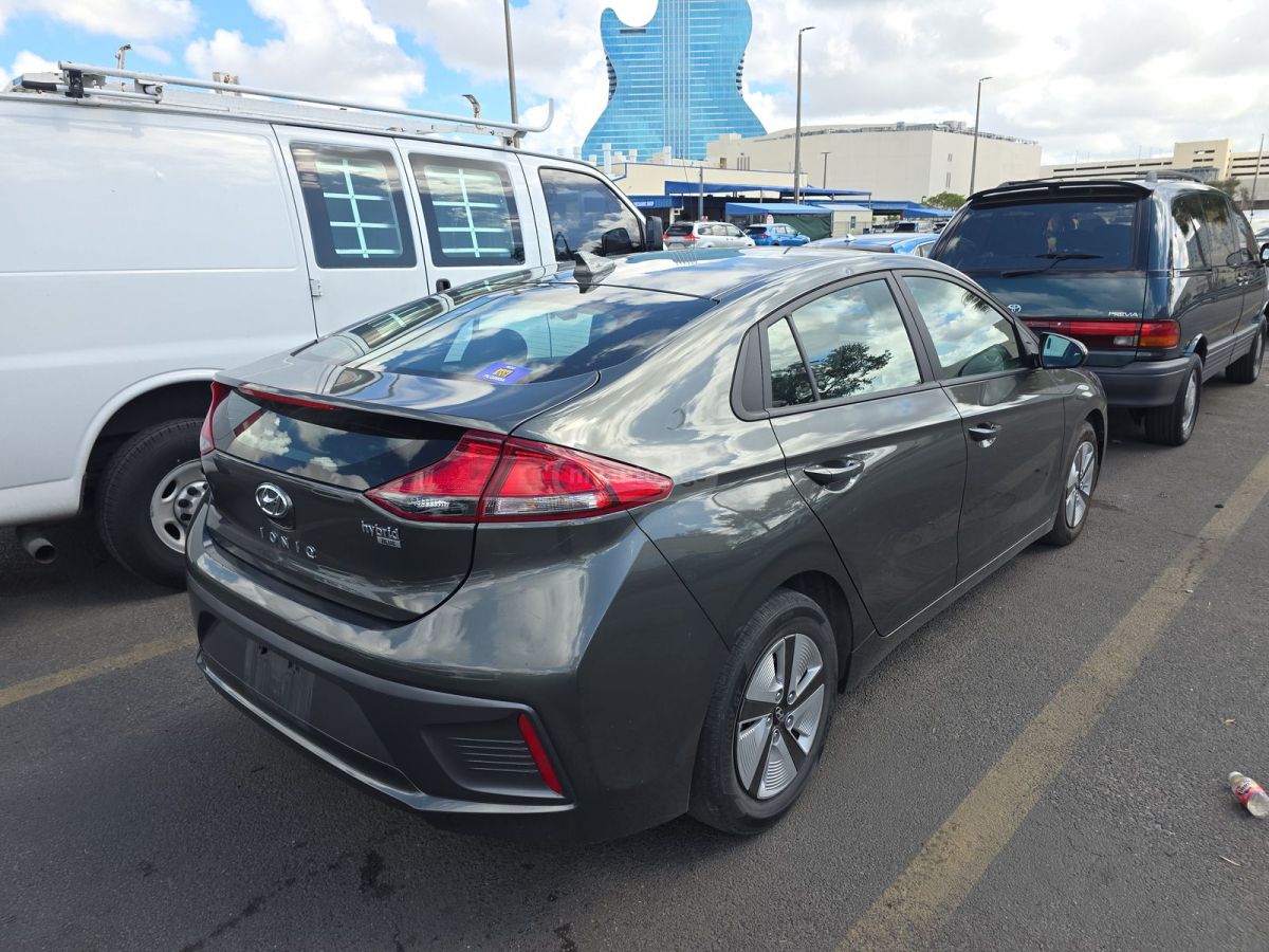 Hyundai Ioniq - фото 4